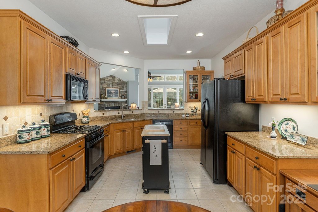 Flat Rock, North Carolina, 28731, United States, 3 Bedrooms Bedrooms, ,2.5 BathroomsBathrooms,Residential,Forsale,2004300