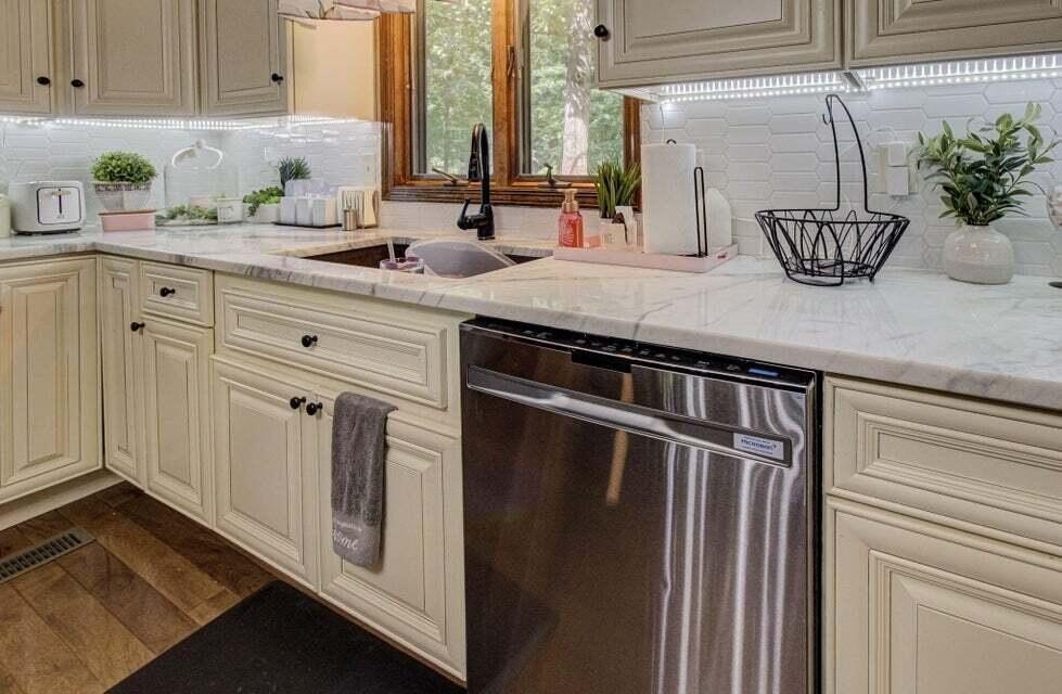 Newport, Tennessee, 37821, United States, 4 Bedrooms Bedrooms, ,3.5 BathroomsBathrooms,Residential,Forsale,1988741