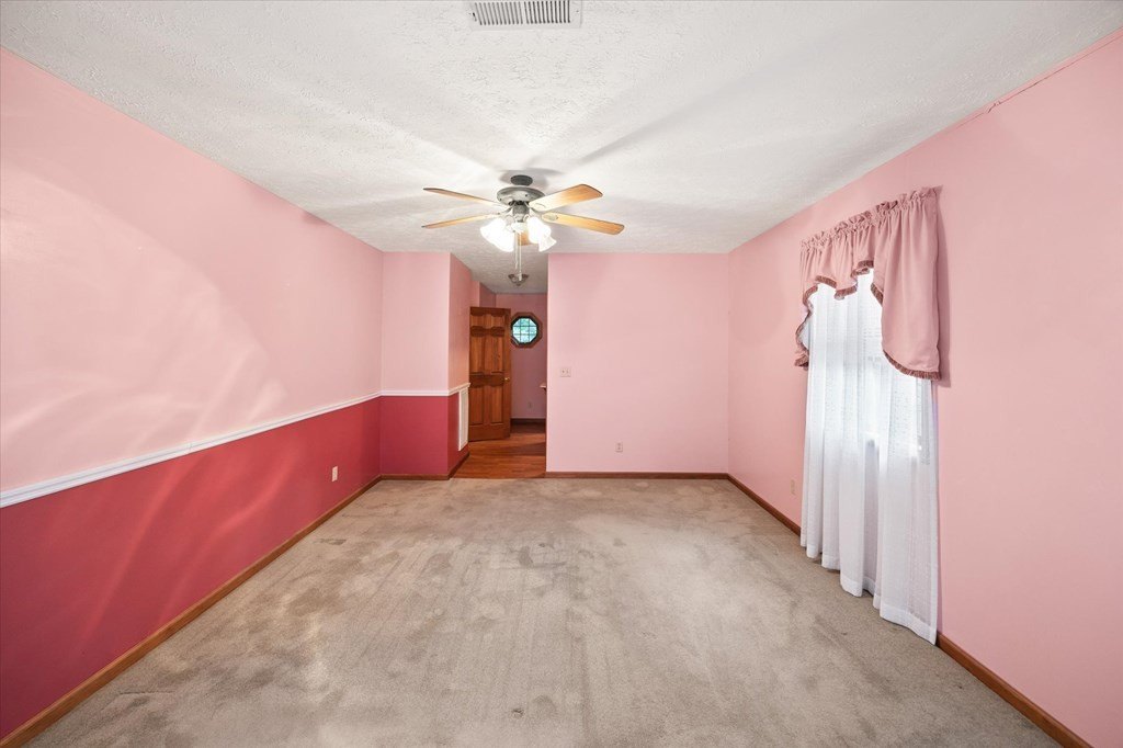 Byrdstown, Tennessee, 38549, United States, 4 Bedrooms Bedrooms, ,2.5 BathroomsBathrooms,Residential,Forsale,1929852