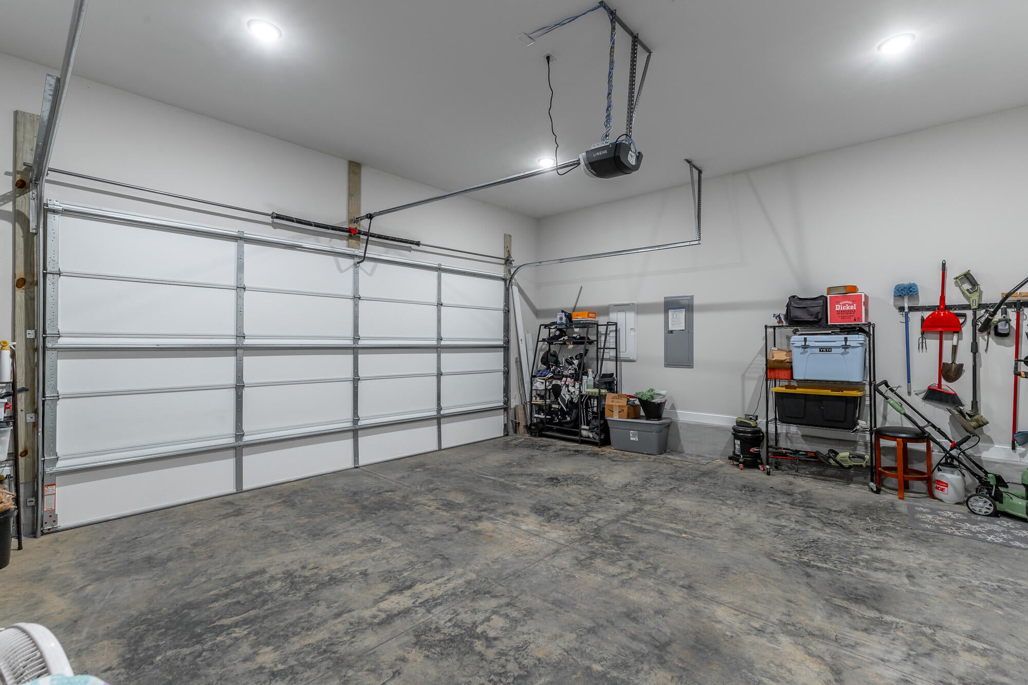 Hixson, Tennessee, 37343, United States, 3 Bedrooms Bedrooms, ,2 BathroomsBathrooms,Residential,Forsale,1995321