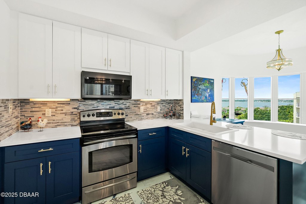 Daytona Beach Shores, Florida, 32118, United States, 3 Bedrooms Bedrooms, ,3 BathroomsBathrooms,Residential,Forsale,1990139