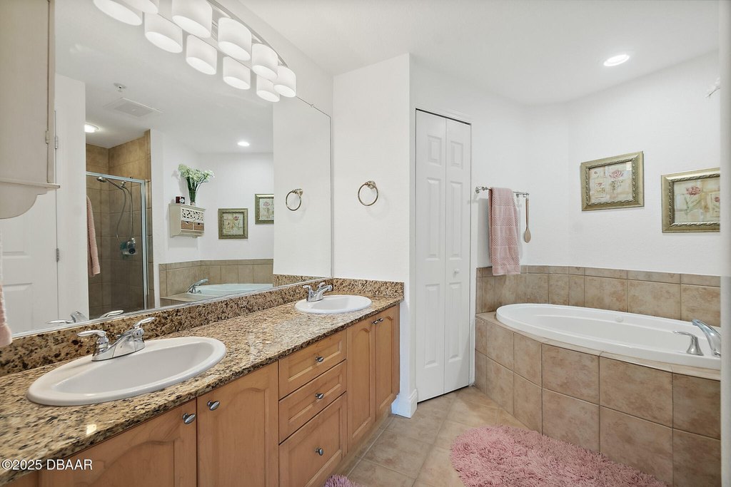 Daytona Beach Shores, Florida, 32118, United States, 3 Bedrooms Bedrooms, ,3 BathroomsBathrooms,Residential,Forsale,1990139