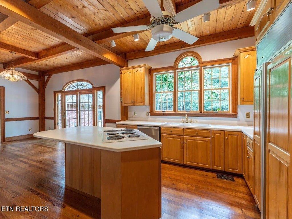 Crossville, Tennessee, 38555, United States, 3 Bedrooms Bedrooms, ,3.5 BathroomsBathrooms,Residential,Forsale,1995006