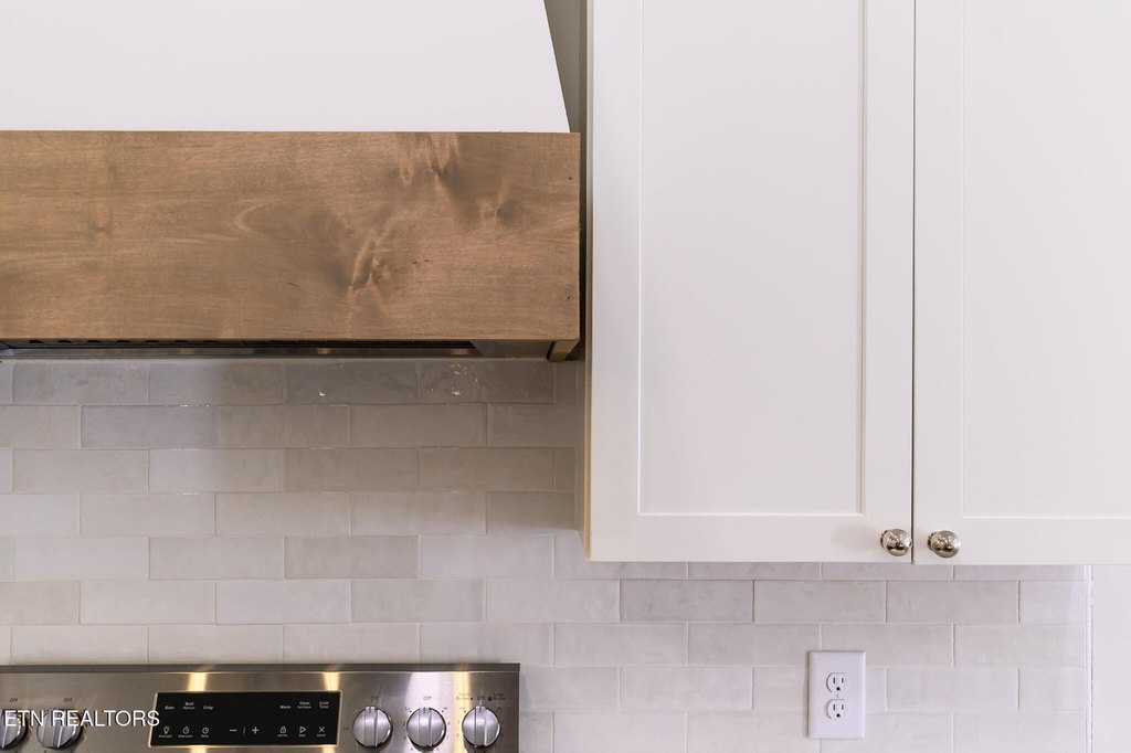 Clinton, Tennessee, 37716, United States, 3 Bedrooms Bedrooms, ,2 BathroomsBathrooms,Residential,Forsale,1999453