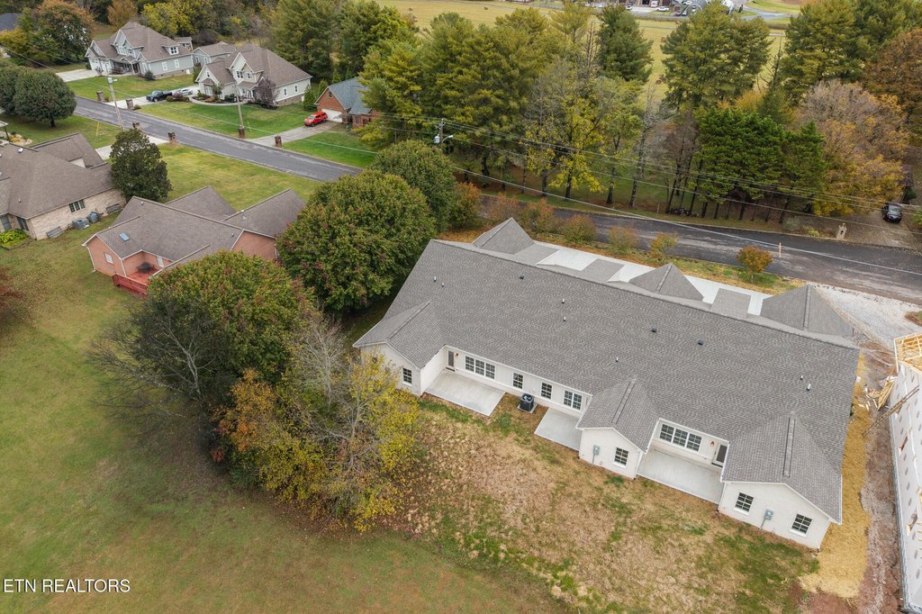 Clinton, Tennessee, 37716, United States, 3 Bedrooms Bedrooms, ,2 BathroomsBathrooms,Residential,Forsale,1999453