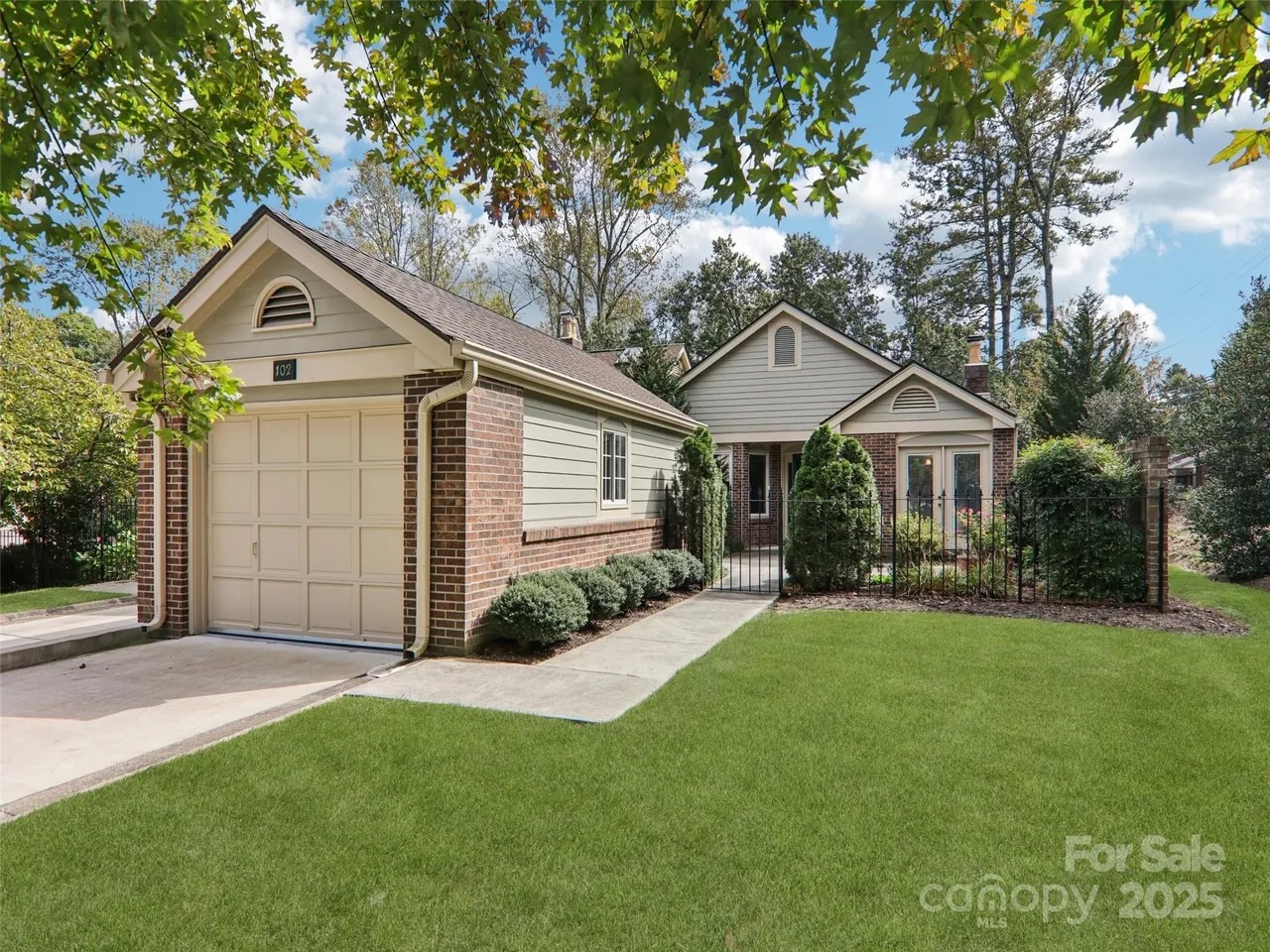 Hender, North Carolina, 28739, United States, 2 Bedrooms Bedrooms, ,2 BathroomsBathrooms,Residential,Forsale,1986018 Hender, North Carolina, 28739, United States, 2 Bedrooms Bedrooms, ,2 BathroomsBathrooms,Residential,Forsale,1986018