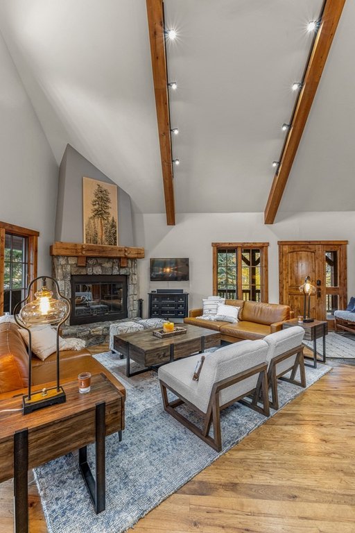 Donnelly, Idaho, 83615, United States, 4 Bedrooms Bedrooms, ,4 BathroomsBathrooms,Residential,Forsale,1996709