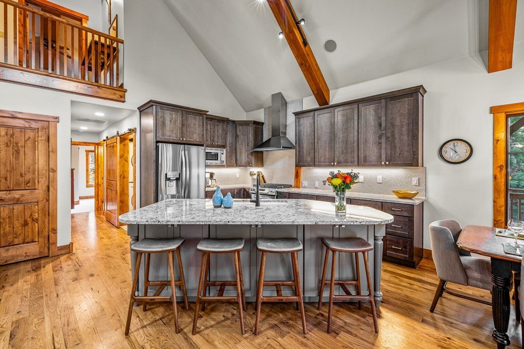 Donnelly, Idaho, 83615, United States, 4 Bedrooms Bedrooms, ,4 BathroomsBathrooms,Residential,Forsale,1996709