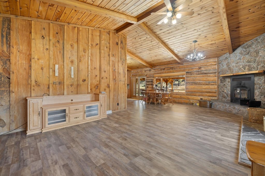 Custer, South Dakota, 57730, United States, 4 Bedrooms Bedrooms, ,2 BathroomsBathrooms,Residential,Forsale,1990710