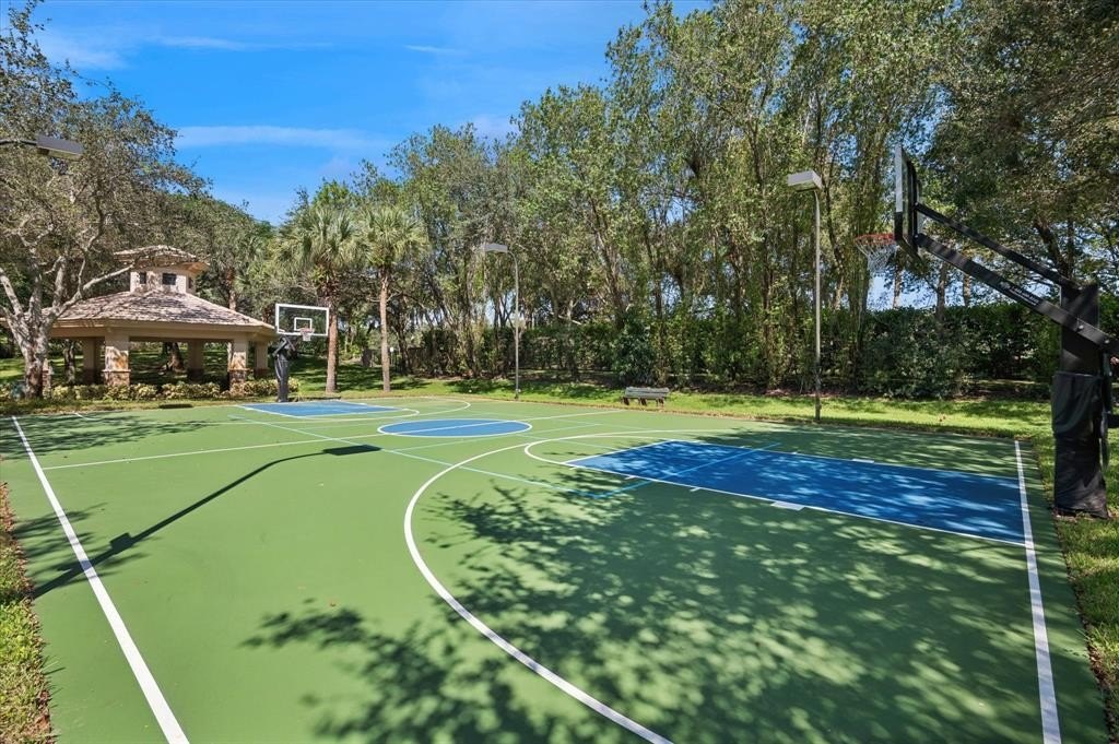 Davie, Florida, 33328, United States, 5 Bedrooms Bedrooms, ,4 BathroomsBathrooms,Residential,Forsale,1994091