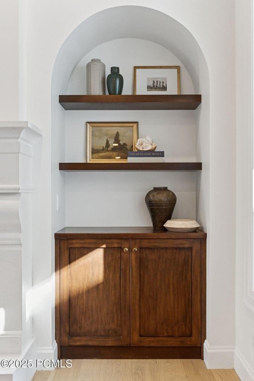 Midway, Utah, 84049, United States, 5 Bedrooms Bedrooms, ,4.5 BathroomsBathrooms,Residential,Forsale,2000237