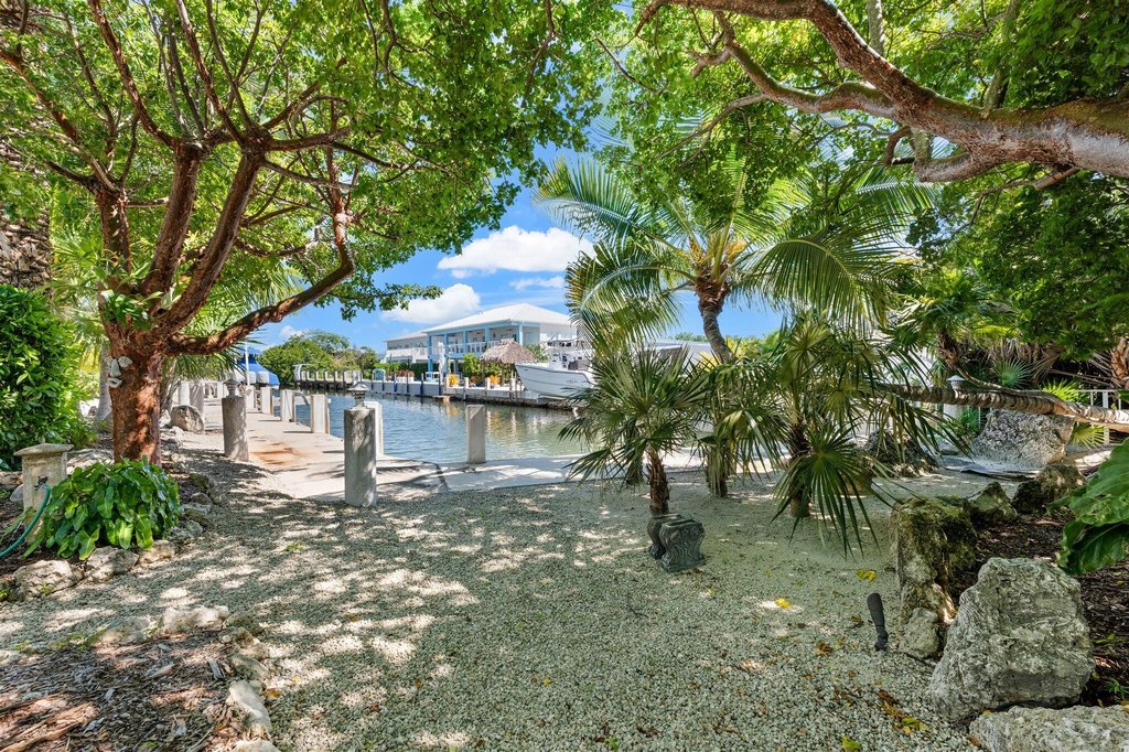 MARATHON, Florida, 33050, United States, 3 Bedrooms Bedrooms, ,2 BathroomsBathrooms,Residential,Forsale,2004343