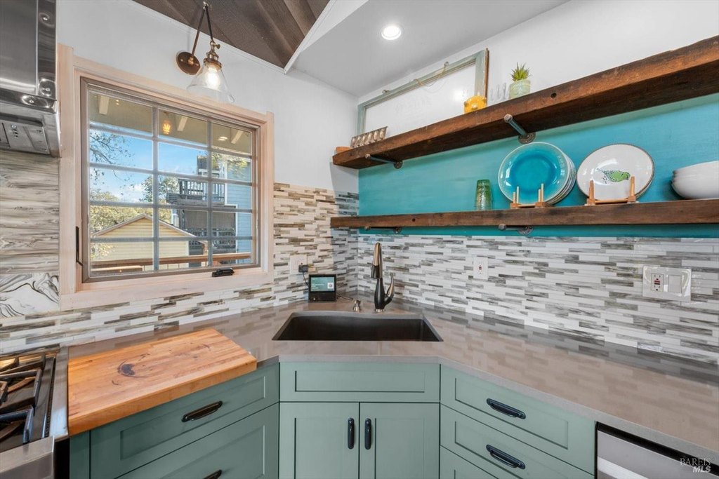 Napa, California, 94558, United States, 2 Bedrooms Bedrooms, ,1 BathroomBathrooms,Residential,Forsale,2004742