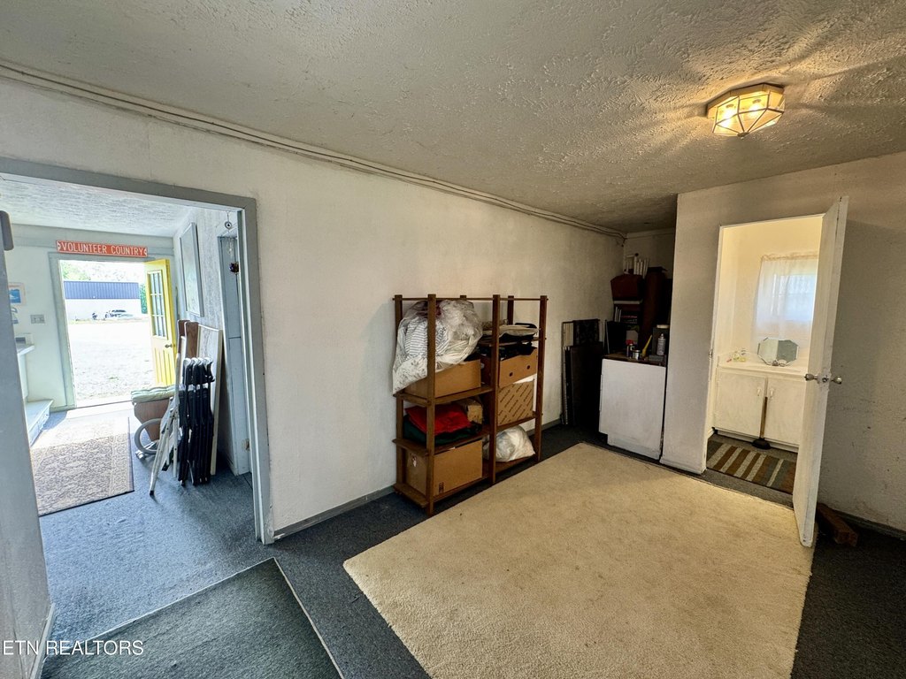 Crossville, Tennessee, 38571, United States, 4 Bedrooms Bedrooms, ,2 BathroomsBathrooms,Residential,Forsale,1996591