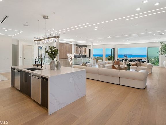 Newport Beach, California, 92660, United States, 5 Bedrooms Bedrooms, ,6 BathroomsBathrooms,Residential,Forsale,2009187