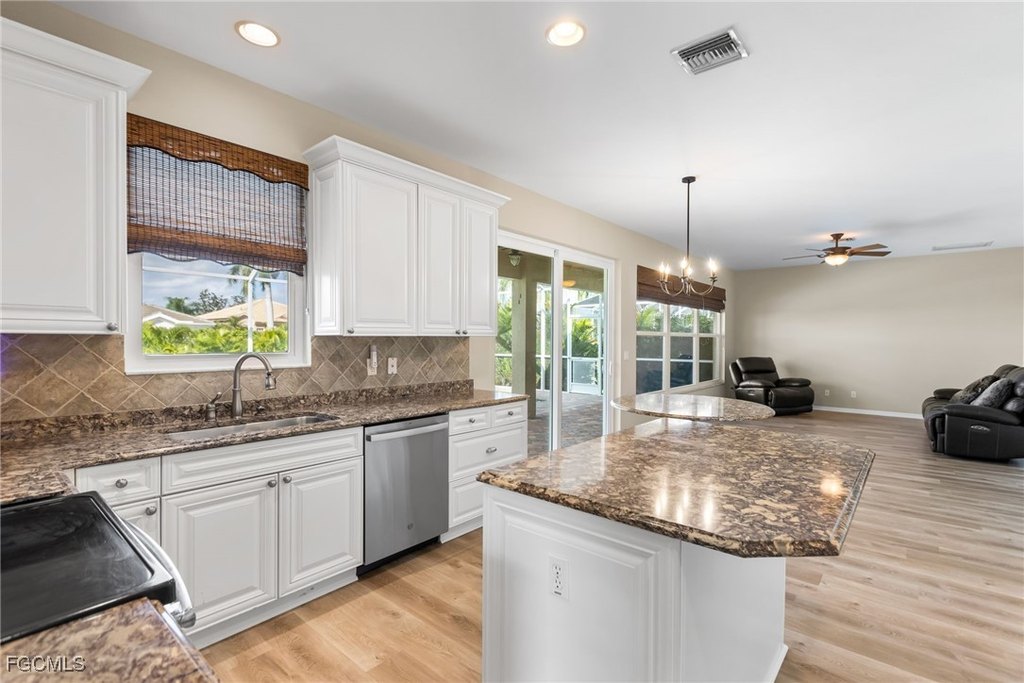 Fort Myers, Florida, 33908, United States, 5 Bedrooms Bedrooms, ,3 BathroomsBathrooms,Residential,Forsale,1998613