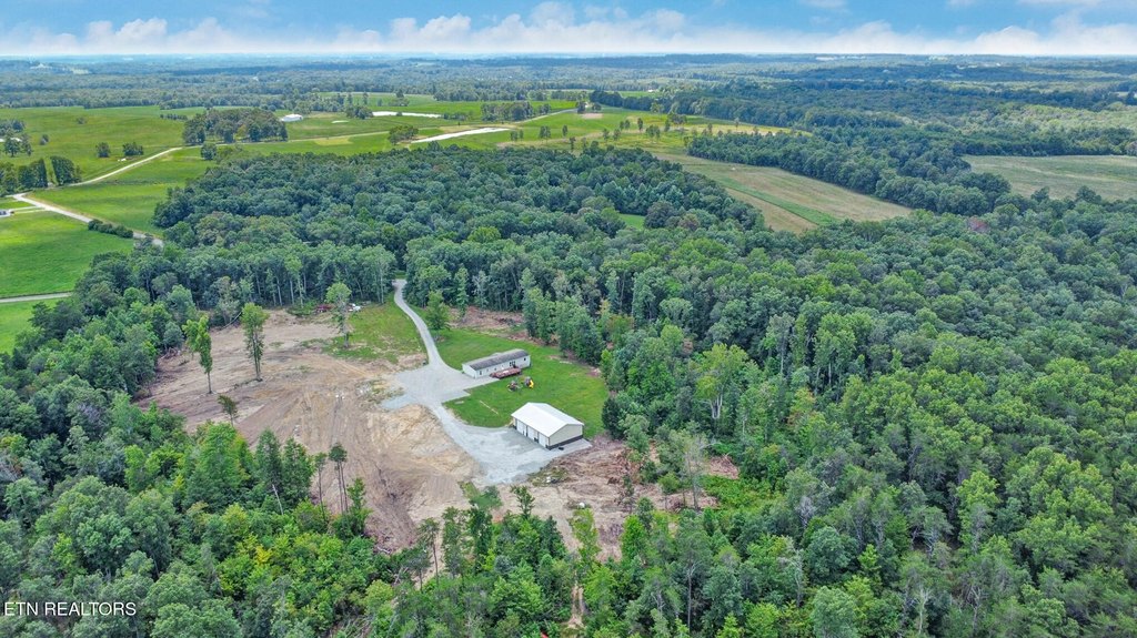 Crossville, Tennessee, 38571, United States, 4 Bedrooms Bedrooms, ,2 BathroomsBathrooms,Residential,Forsale,1996592