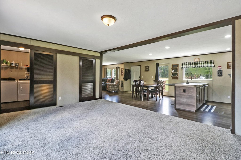 Crossville, Tennessee, 38571, United States, 4 Bedrooms Bedrooms, ,2 BathroomsBathrooms,Residential,Forsale,1996592