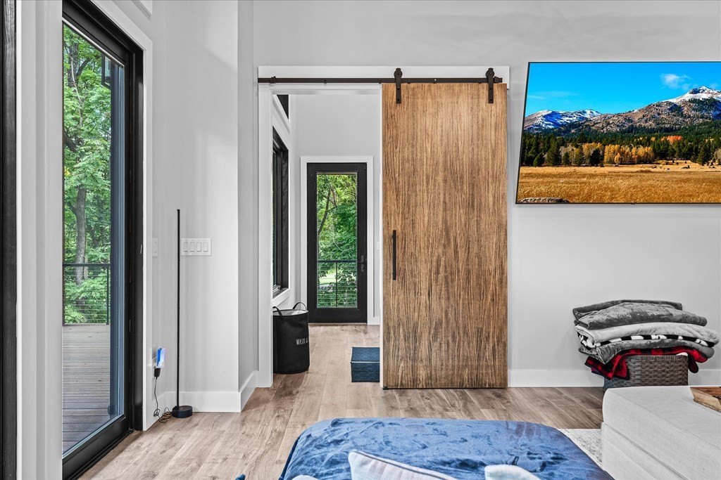 Byrdstown, Tennessee, 38549, United States, 3 Bedrooms Bedrooms, ,4 BathroomsBathrooms,Residential,Forsale,1929851