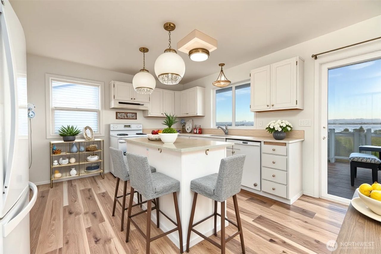 Camano Island, Washington, 98282, United States, 3 Bedrooms Bedrooms, ,2 BathroomsBathrooms,Residential,Forsale,1990716