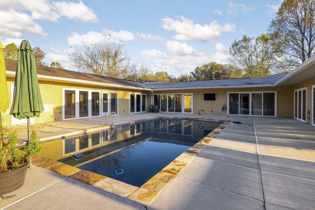 Cleveland, Tennessee, 37312, United States, 3 Bedrooms Bedrooms, ,3.5 BathroomsBathrooms,Residential,Forsale,2004670