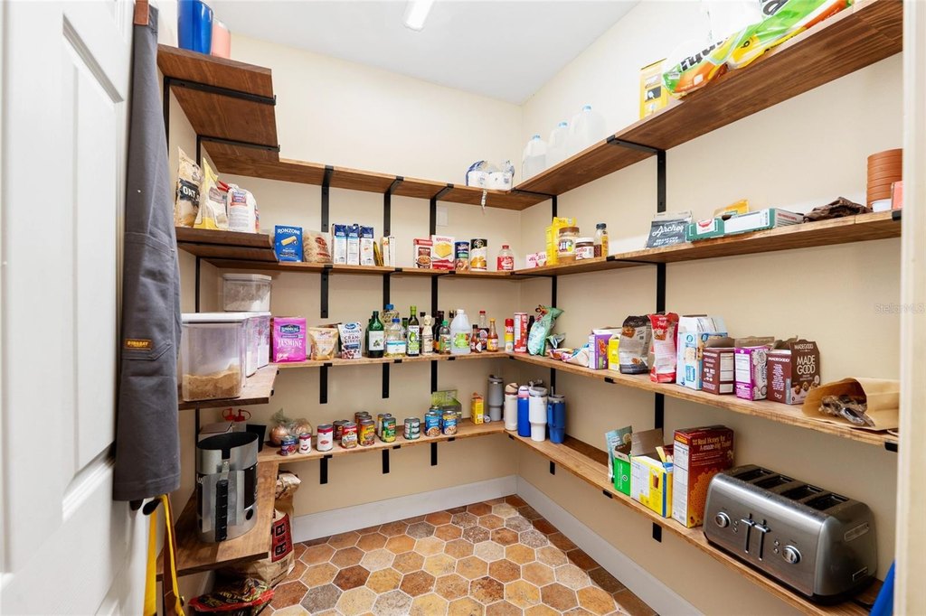 OCALA, Florida, 34476, United States, 4 Bedrooms Bedrooms, ,3 BathroomsBathrooms,Residential,Forsale,2004587