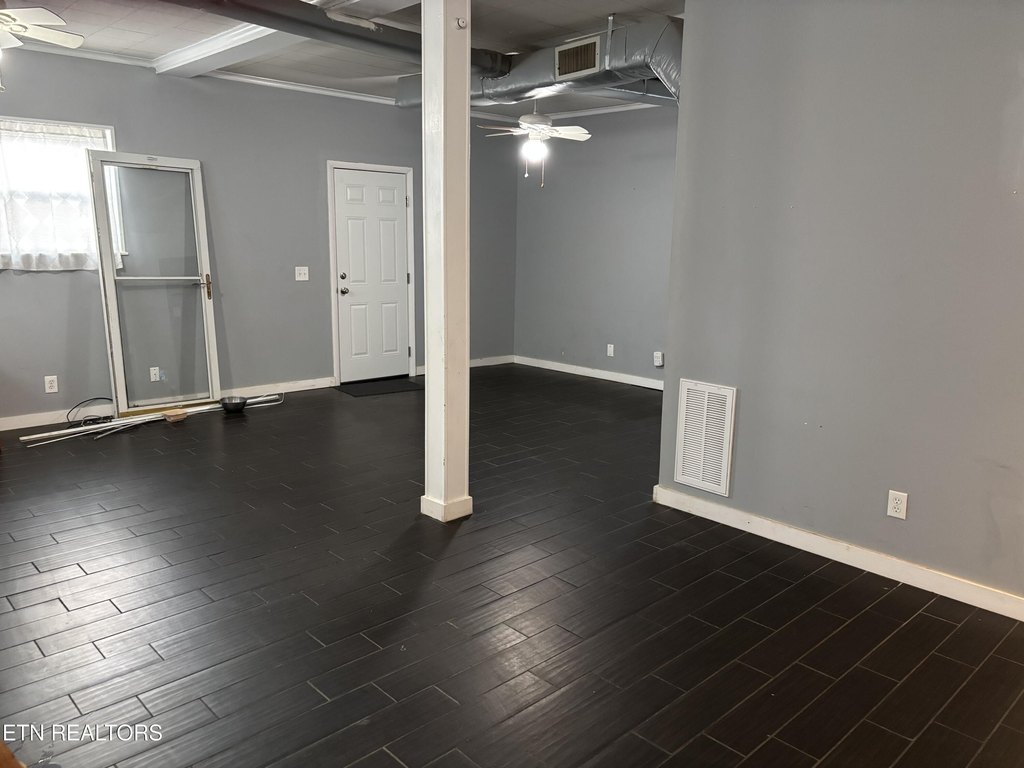 Knoxville, Tennessee, 37920, United States, 3 Bedrooms Bedrooms, ,2 BathroomsBathrooms,Residential,Forsale,1999456