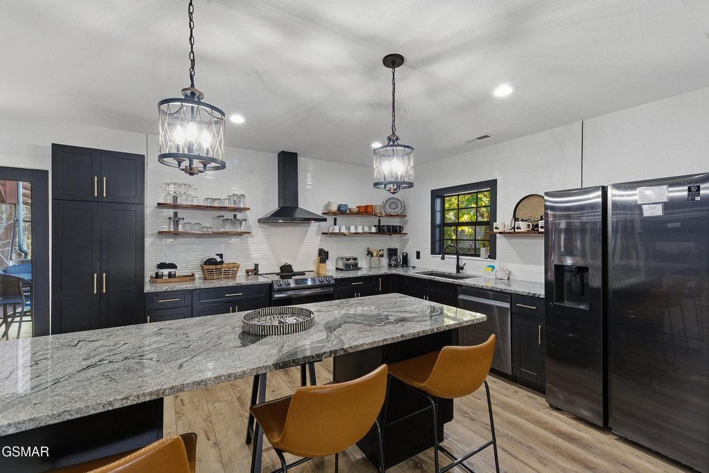 Sevierville, Tennessee, 37862, United States, 3 Bedrooms Bedrooms, ,3 BathroomsBathrooms,Residential,Forsale,1999444