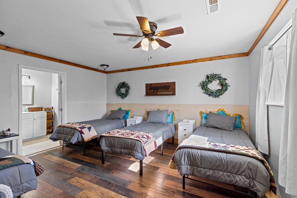 Russellville, Tennessee, 37860, United States, 5 Bedrooms Bedrooms, ,5.5 BathroomsBathrooms,Residential,Forsale,2002622