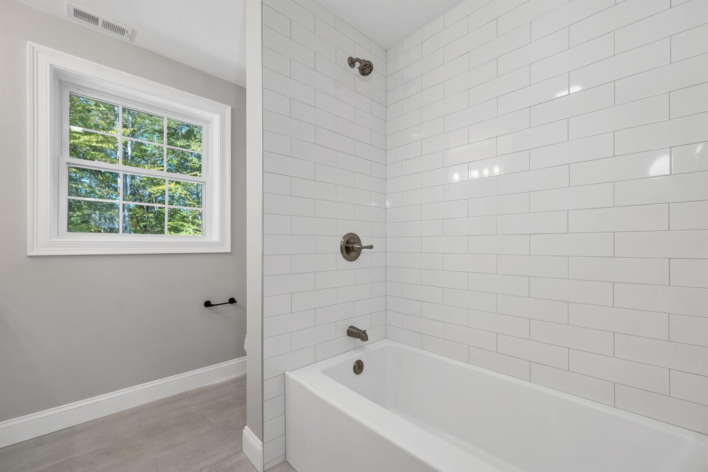 Meredith, New Hampshire, 03253, United States, 4 Bedrooms Bedrooms, ,2.5 BathroomsBathrooms,Residential,Forsale,2002407