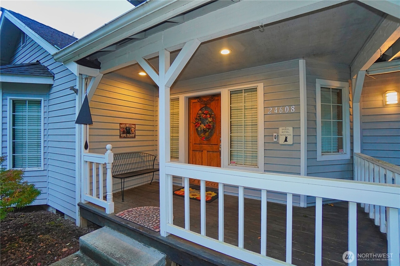 Maple Valley, Washington, 98038, United States, 4 Bedrooms Bedrooms, ,2 BathroomsBathrooms,Residential,Forsale,1990719