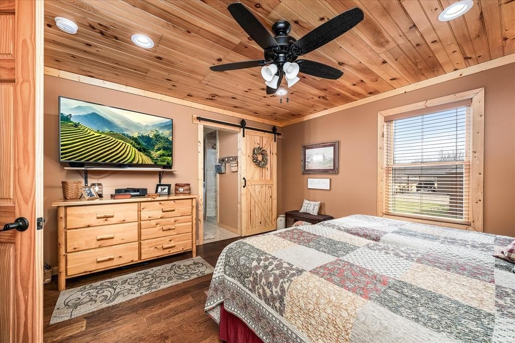 Celina, Tennessee, 38551, United States, 4 Bedrooms Bedrooms, ,2.5 BathroomsBathrooms,Residential,Forsale,1886012