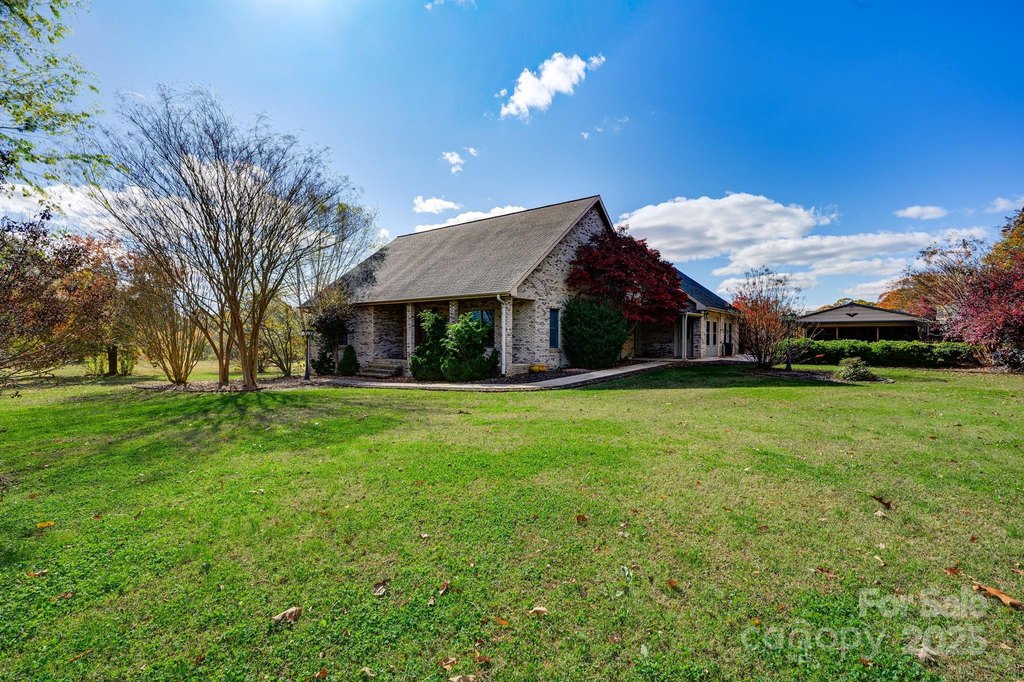 Newton, North Carolina, 28658, United States, 3 Bedrooms Bedrooms, ,2.5 BathroomsBathrooms,Residential,Forsale,2007721