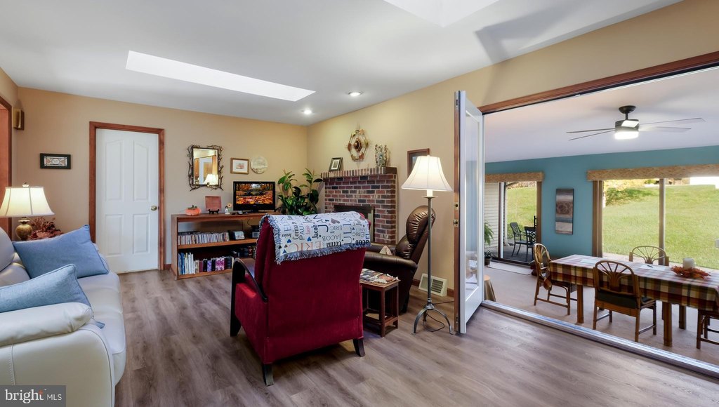 CHALFONT, Pennsylvania, 18914, United States, 3 Bedrooms Bedrooms, ,2 BathroomsBathrooms,Residential,Forsale,2004204