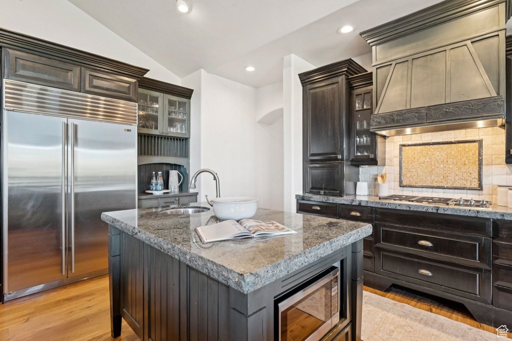 Park City, Utah, 84098, United States, 5 Bedrooms Bedrooms, ,4.5 BathroomsBathrooms,Residential,Forsale,2000236