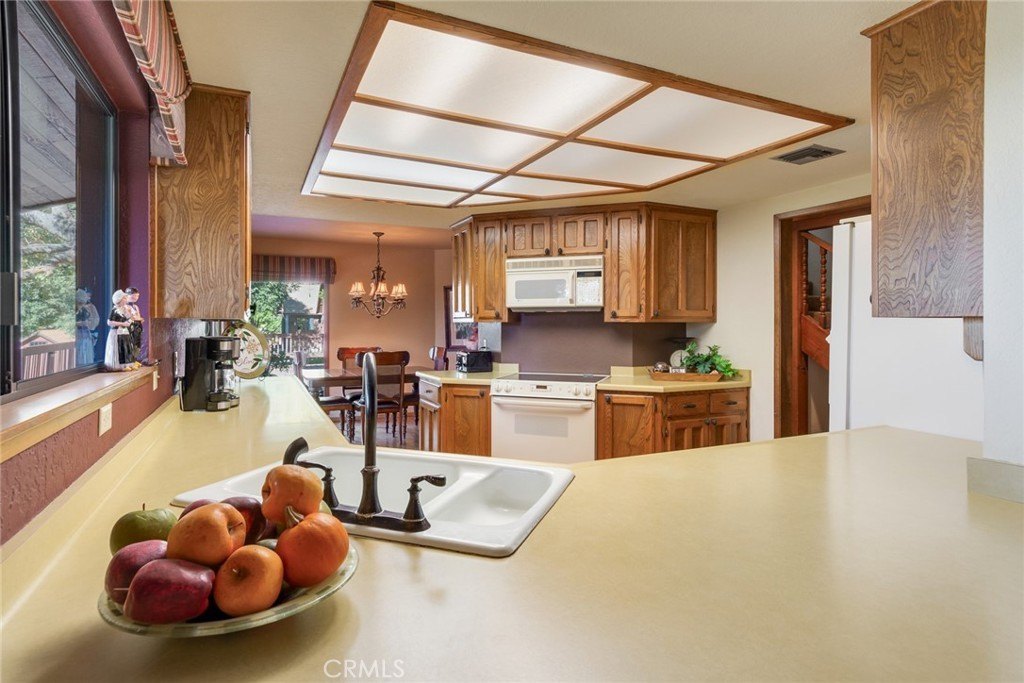 Oak Glen, California, 92399, United States, 4 Bedrooms Bedrooms, ,4.5 BathroomsBathrooms,Residential,Forsale,2004229