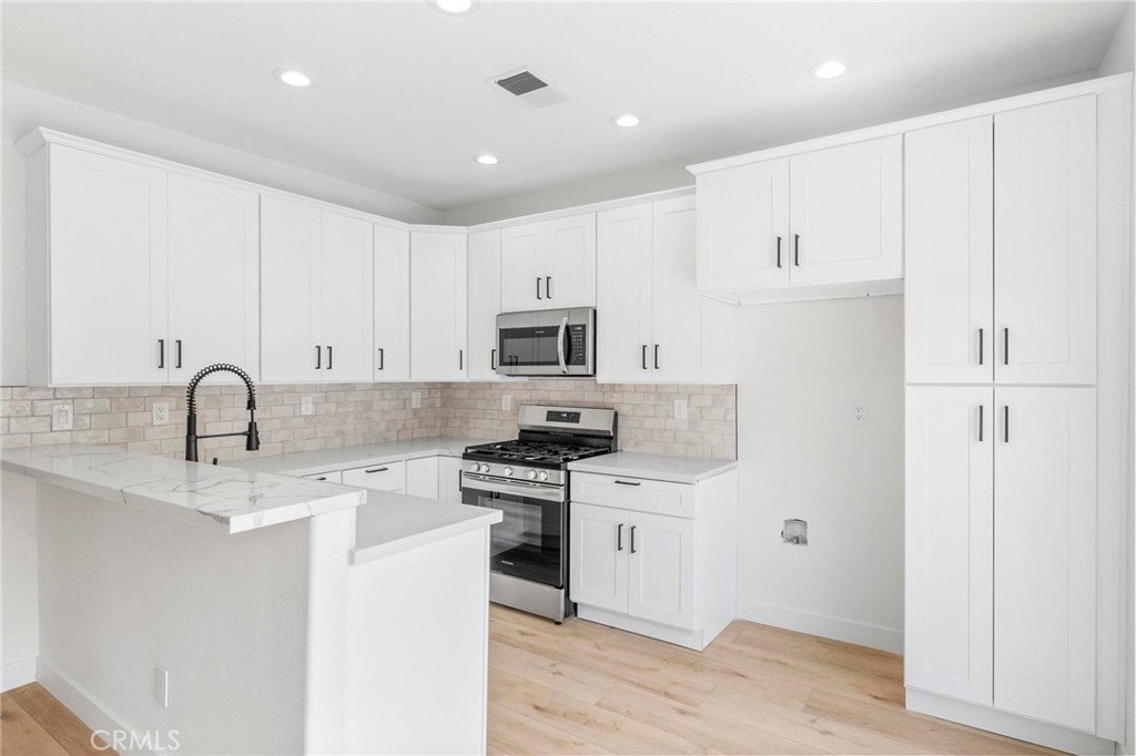 Palm Springs, California, 92262, United States, 3 Bedrooms Bedrooms, ,2 BathroomsBathrooms,Residential,Forsale,2004230