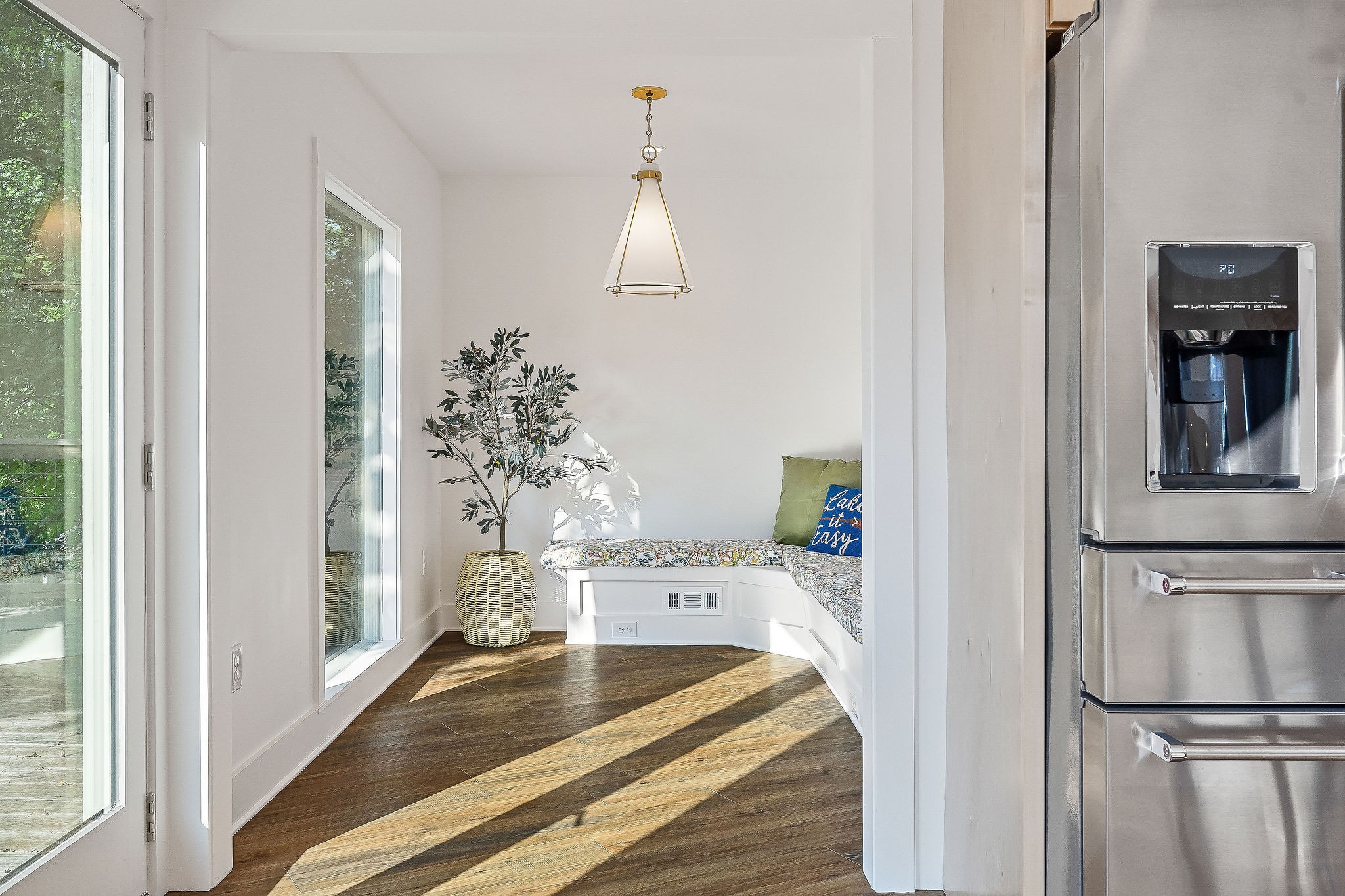 Smithville, Tennessee, 37166, United States, 4 Bedrooms Bedrooms, ,4 BathroomsBathrooms,Residential,Forsale,1999482