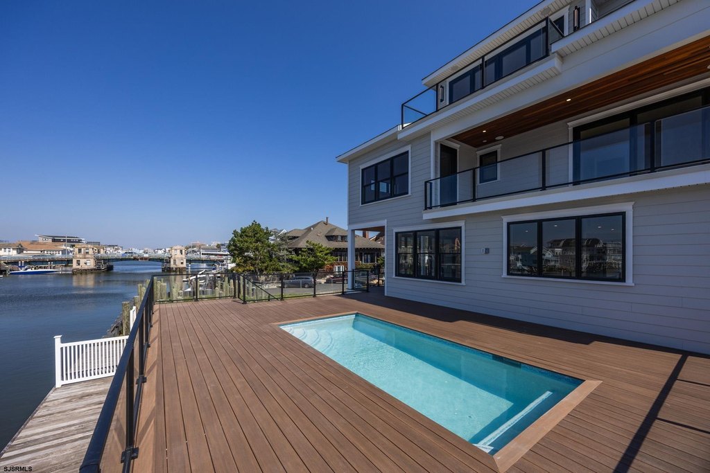 Ventnor, New Jersey, 08406, United States, 6 Bedrooms Bedrooms, ,6 BathroomsBathrooms,Residential,Forsale,2004612