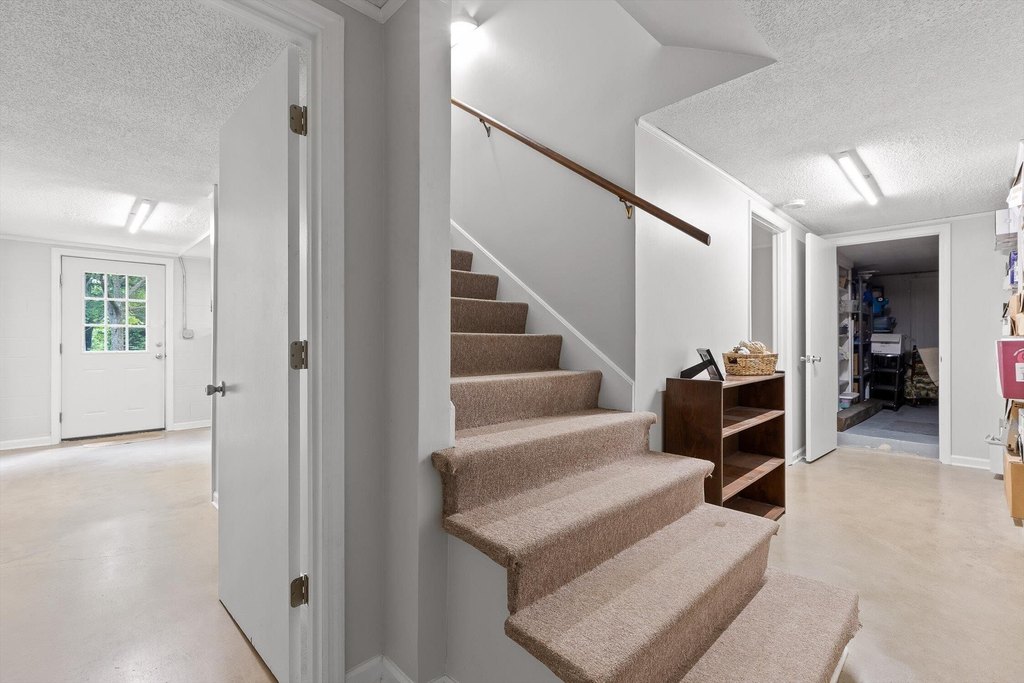 Signal Mountain, Tennessee, 37377, United States, 4 Bedrooms Bedrooms, ,4 BathroomsBathrooms,Residential,Forsale,1894388