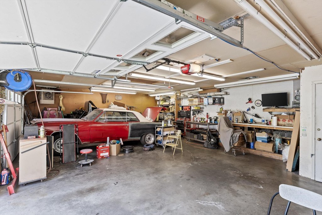 Signal Mountain, Tennessee, 37377, United States, 4 Bedrooms Bedrooms, ,4 BathroomsBathrooms,Residential,Forsale,1894388