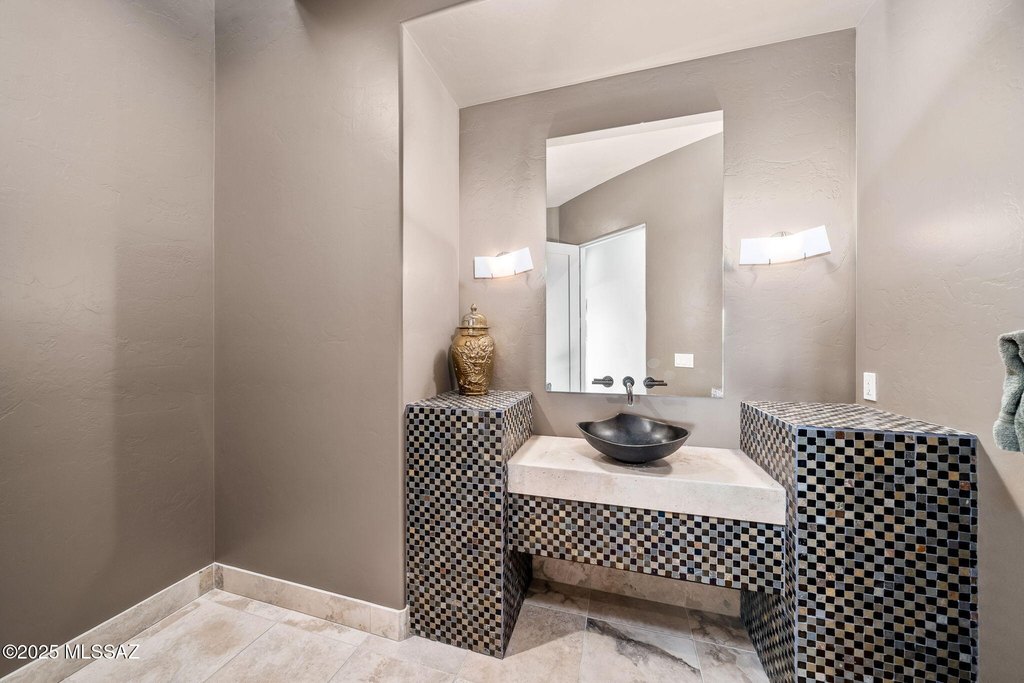 Tucson, Arizona, 85718, United States, 5 Bedrooms Bedrooms, ,5.5 BathroomsBathrooms,Residential,Forsale,2004423