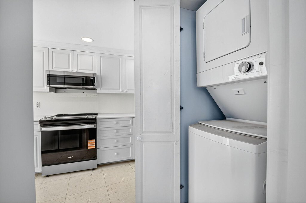 Palm Beach, Florida, 33480, United States, 2 Bedrooms Bedrooms, ,2 BathroomsBathrooms,Residential,Forsale,2010659