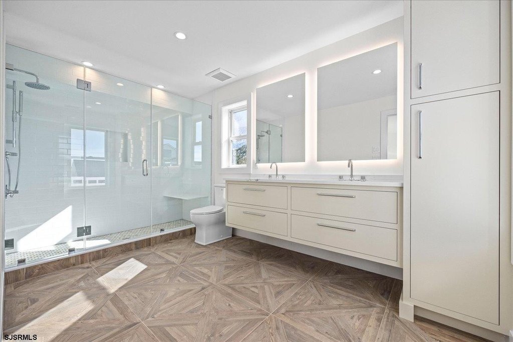 Margate, New Jersey, 08402, United States, 5 Bedrooms Bedrooms, ,4.5 BathroomsBathrooms,Residential,Forsale,2004610