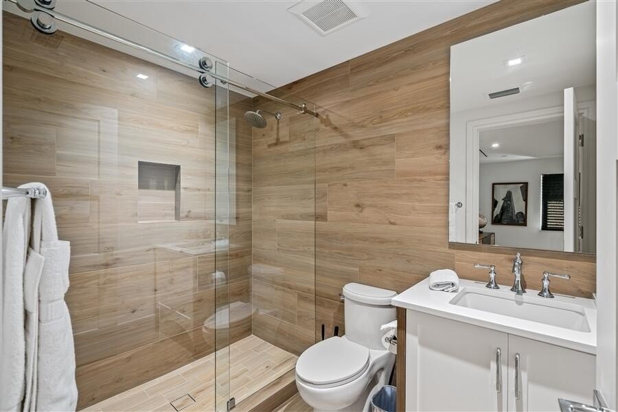 Delray Beach, Florida, 33444, United States, 5 Bedrooms Bedrooms, ,5.5 BathroomsBathrooms,Residential,Forsale,1996336