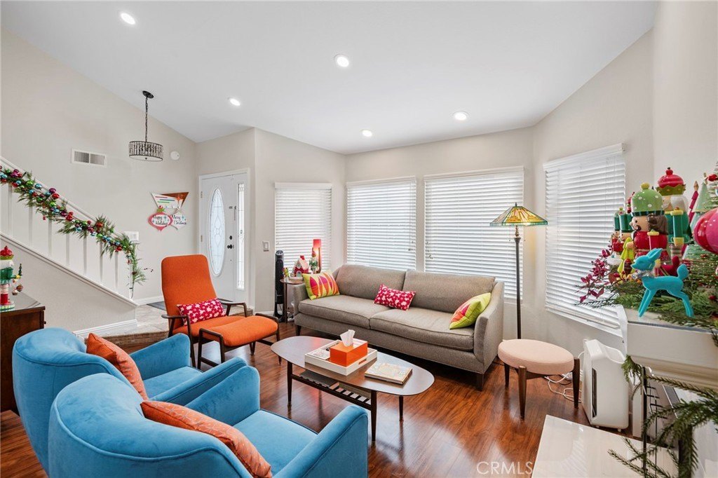 Lake Forest, California, 92630, United States, 3 Bedrooms Bedrooms, ,2.5 BathroomsBathrooms,Residential,Forsale,2009209