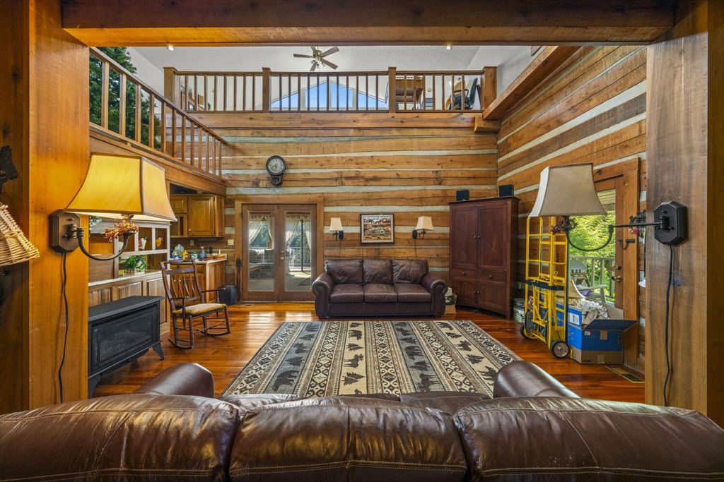 Jefferson City, Tennessee, 37760, United States, 3 Bedrooms Bedrooms, ,2 BathroomsBathrooms,Residential,Forsale,2002623