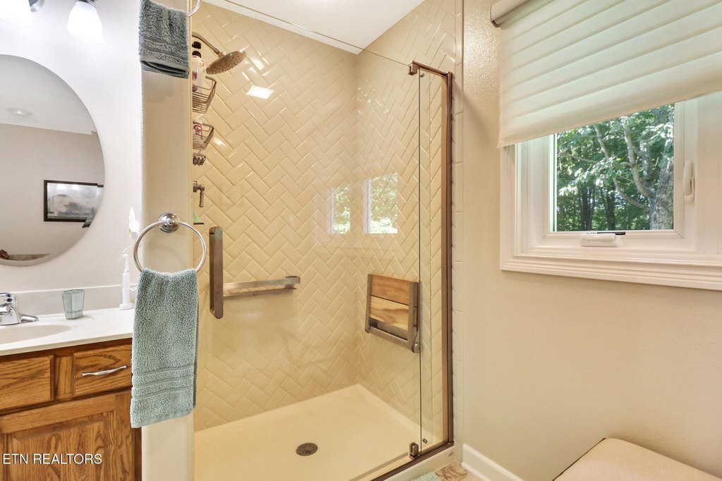 Crossville, Tennessee, 38558, United States, 3 Bedrooms Bedrooms, ,2 BathroomsBathrooms,Residential,Forsale,1952855