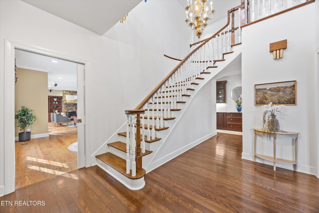 Maryville, Tennessee, 37803, United States, 5 Bedrooms Bedrooms, ,5.5 BathroomsBathrooms,Residential,Forsale,1999469