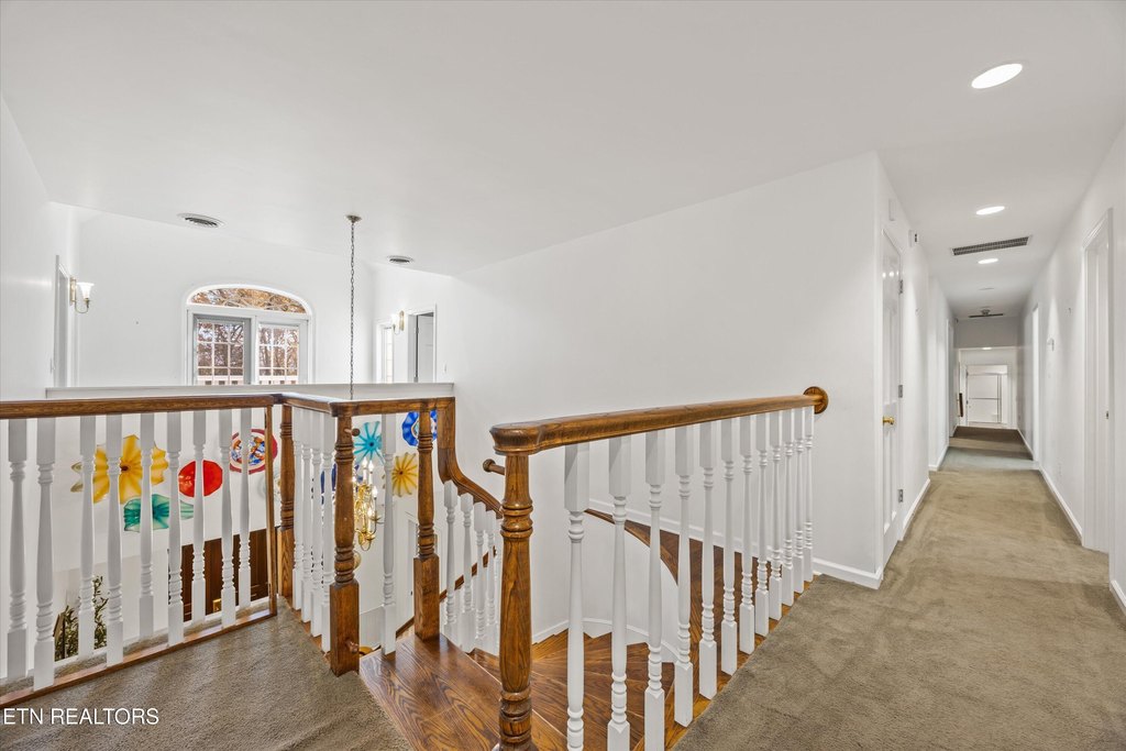 Maryville, Tennessee, 37803, United States, 5 Bedrooms Bedrooms, ,5.5 BathroomsBathrooms,Residential,Forsale,1999469